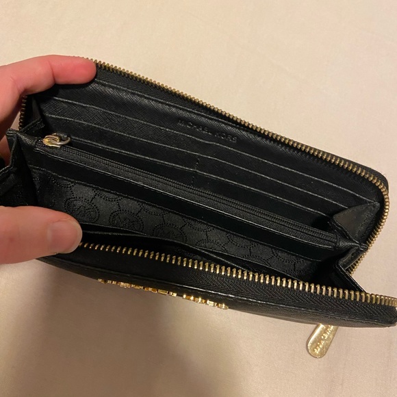 Black Michael Kors Wallet - Picture 5 of 6